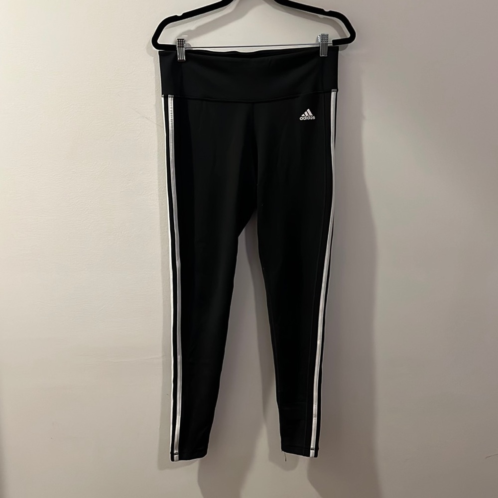 (L) Adidas Leggings
